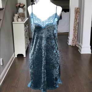 Gorgeous Crushed Velvet Dress- NWT (Teal)